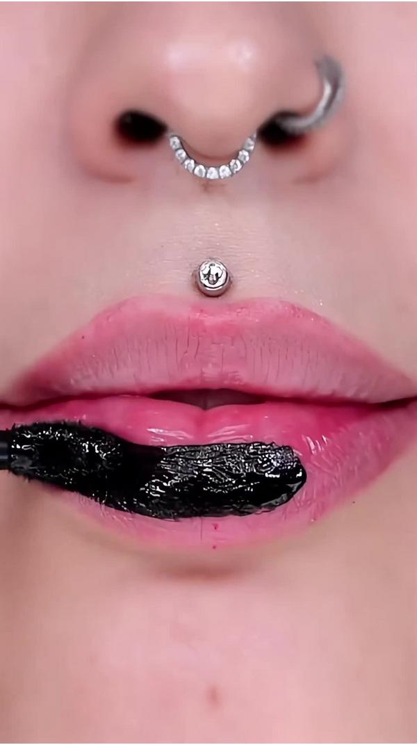 Queen Cosmetics Lip Kit #7