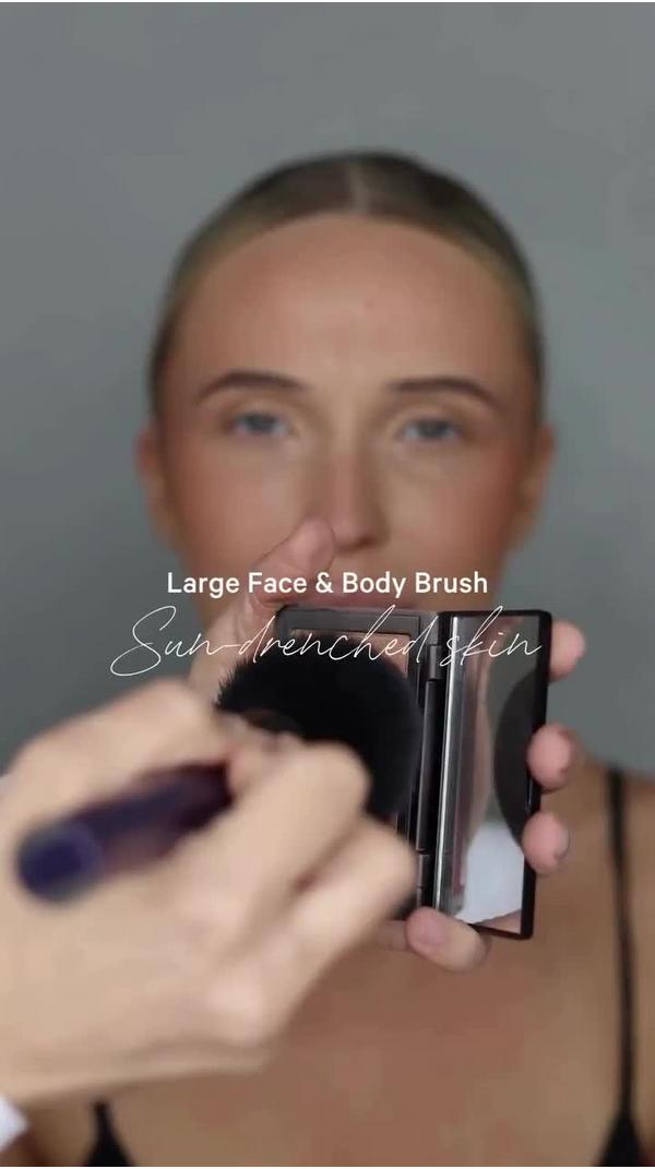 Kevyn Aucoin Large Face & Body Brush #2